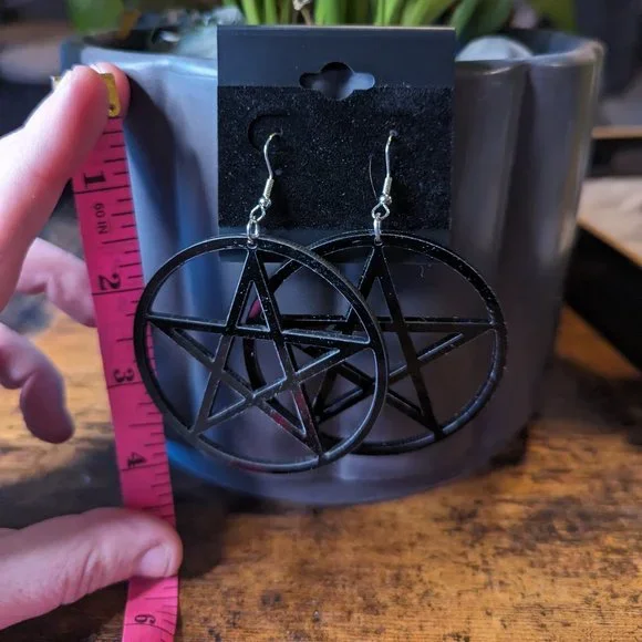 🟣 3 for 15 🟣 Goth Pentagram Earrings | Goth, Grunge, Punk - Picture 2 of 3